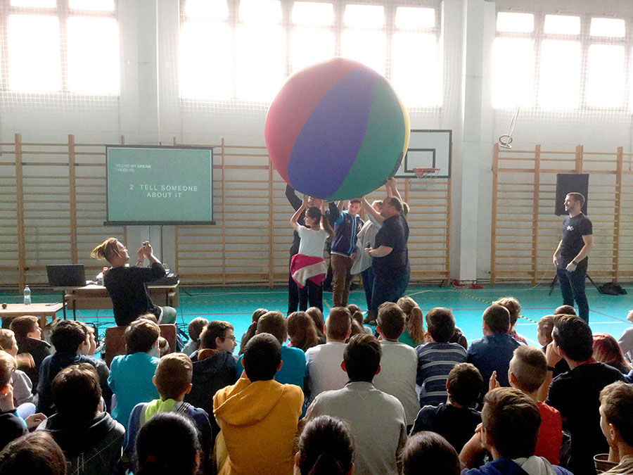 ifjusagepitok-moderniskola MPE Ifjúságépítők